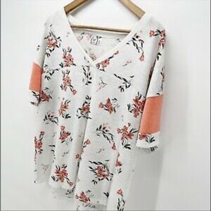 Maurice's XL floral top